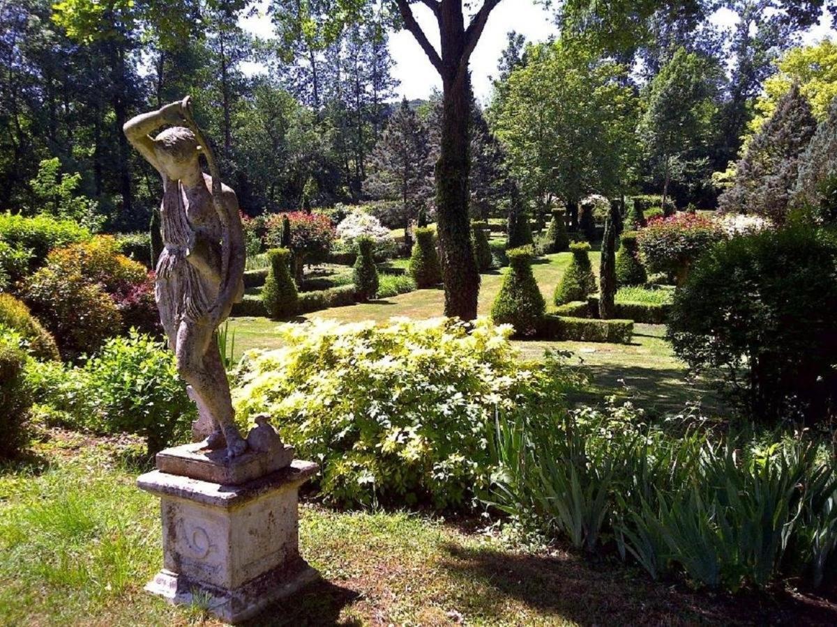 Le Charme Villa Mezilles ภายนอก รูปภาพ