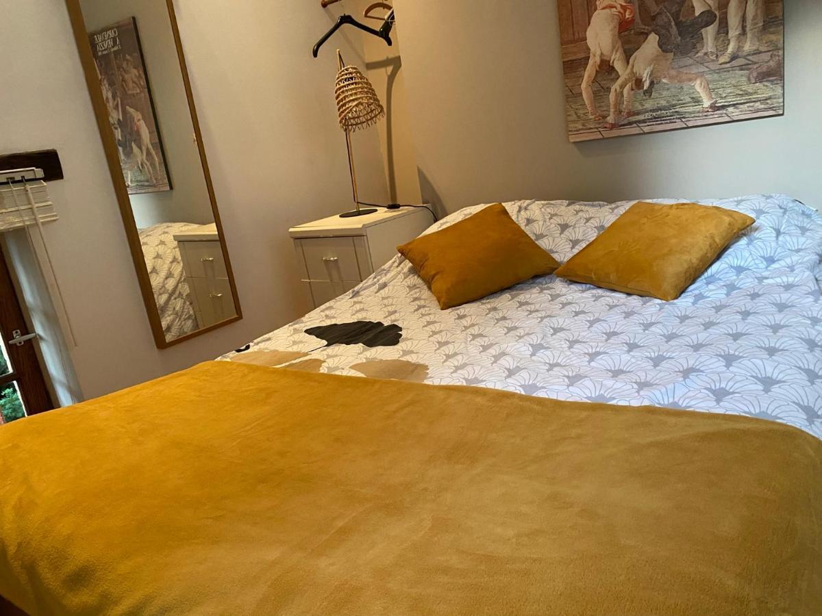 Le Charme Villa Mezilles ภายนอก รูปภาพ