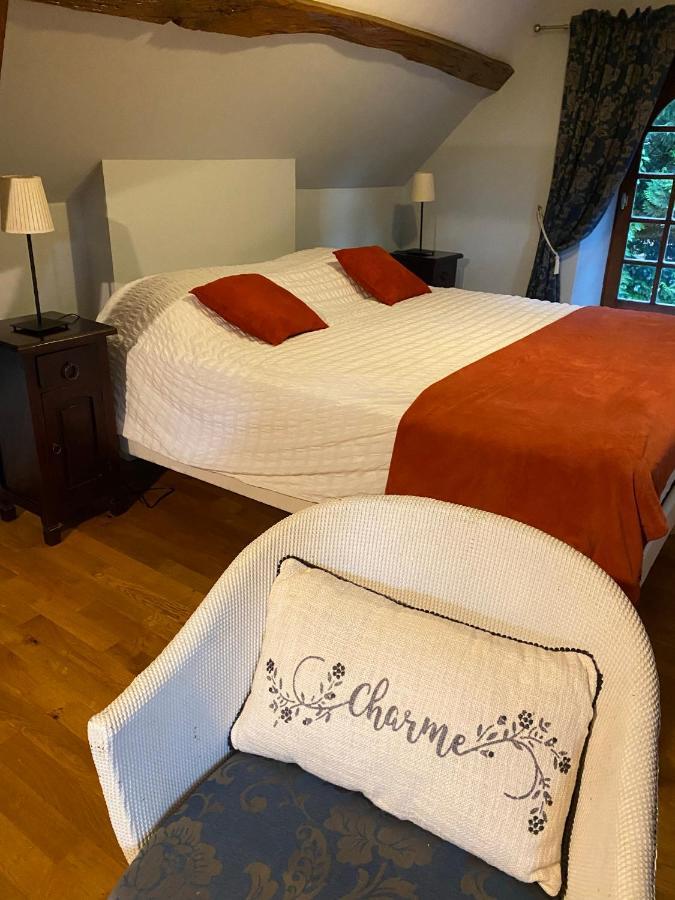 Le Charme Villa Mezilles ภายนอก รูปภาพ