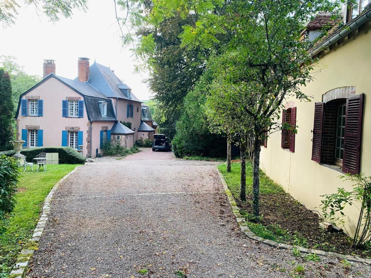 Le Charme Villa Mezilles ภายนอก รูปภาพ