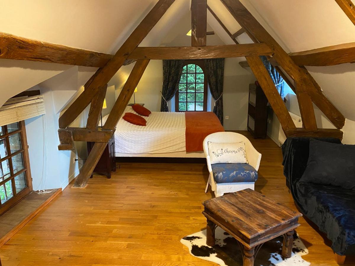 Le Charme Villa Mezilles ภายนอก รูปภาพ